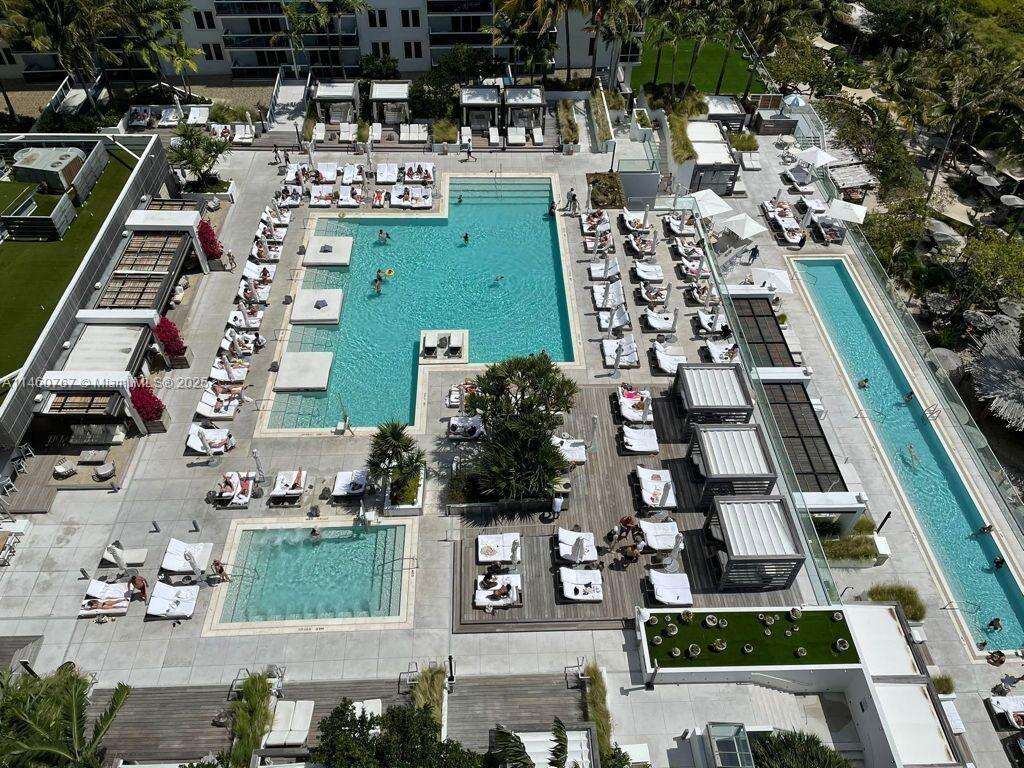 Roney Palace at 2301 Collins Ave, Miami Beach, FL 33139 - For Rent photo 11