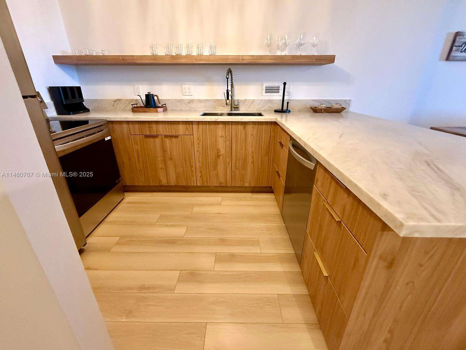 Roney Palace at 2301 Collins Ave, Miami Beach, FL 33139 - For Rent photo 3