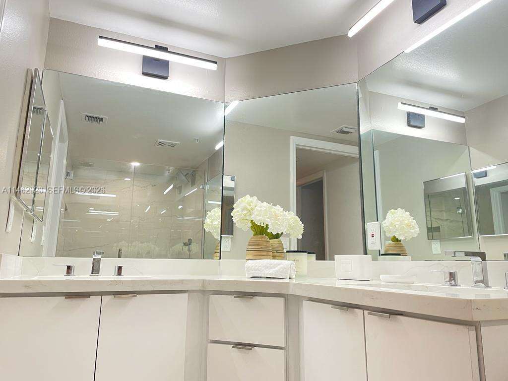 2080 Ocean Drive at 2069 Ocean Dr, Hallandale Beach, FL 33009 - For Rent photo 9