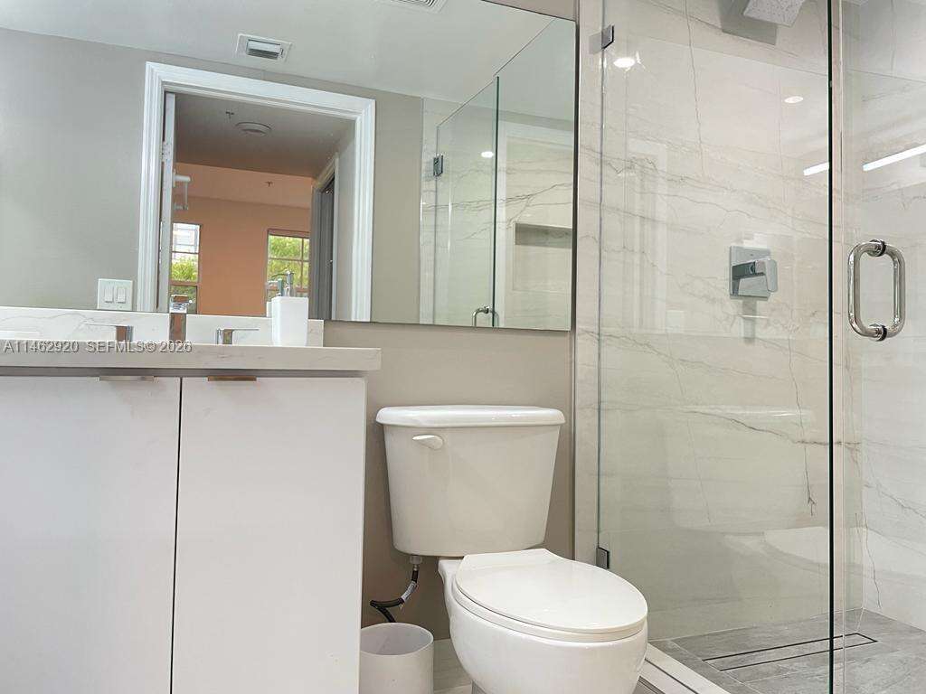 2080 Ocean Drive at 2069 Ocean Dr, Hallandale Beach, FL 33009 - For Rent photo 10