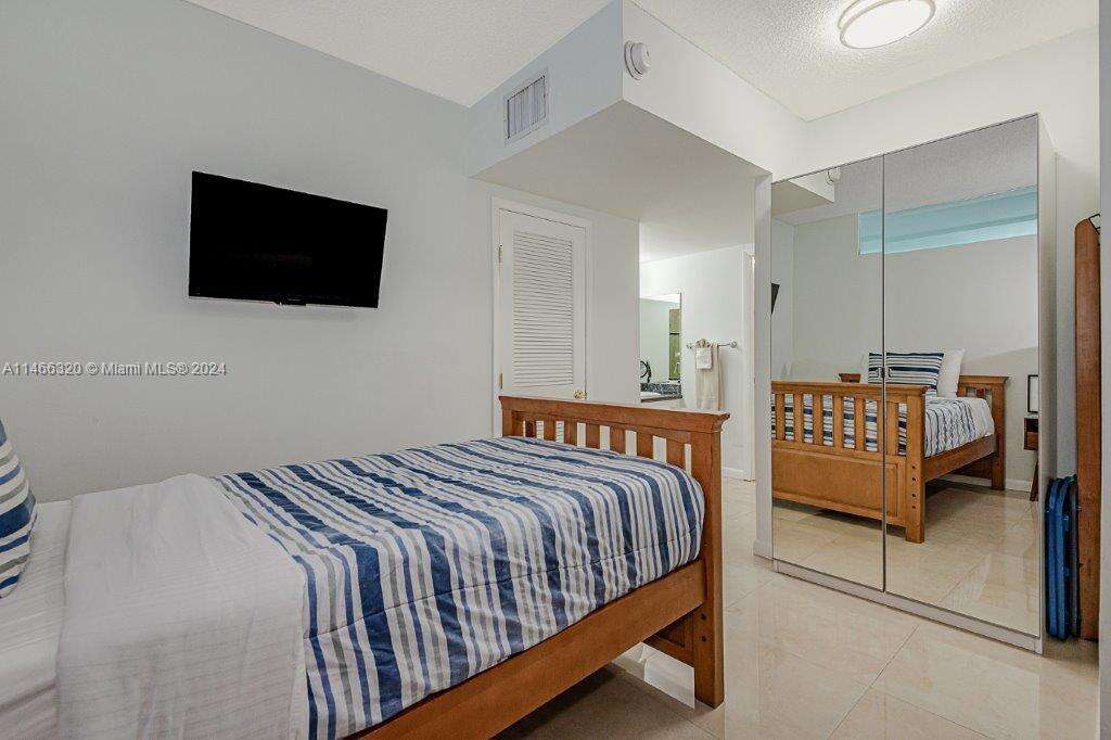 Roney Palace at 2301 Collins Ave, Miami Beach, FL 33139 - For Rent photo 14