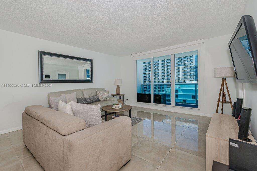 Roney Palace at 2301 Collins Ave, Miami Beach, FL 33139 - For Rent photo 8