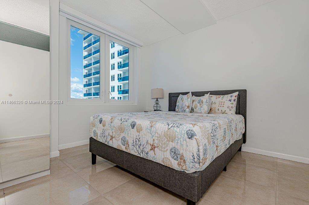Roney Palace at 2301 Collins Ave, Miami Beach, FL 33139 - For Rent photo 9