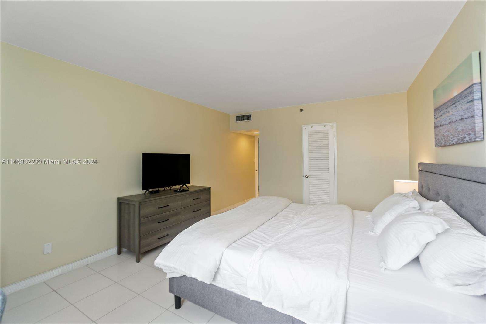 Decoplage at 100 Lincoln Rd, Miami Beach, FL 33139 - For Rent photo 8