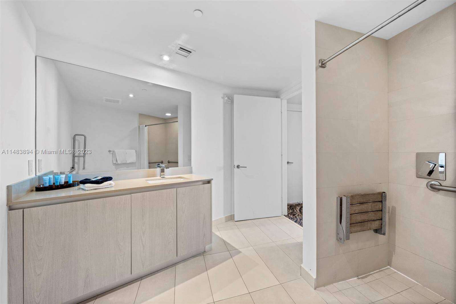 Hyde Resort at 4111 Ocean Dr, Hollywood, FL 33019 - For Rent photo 27