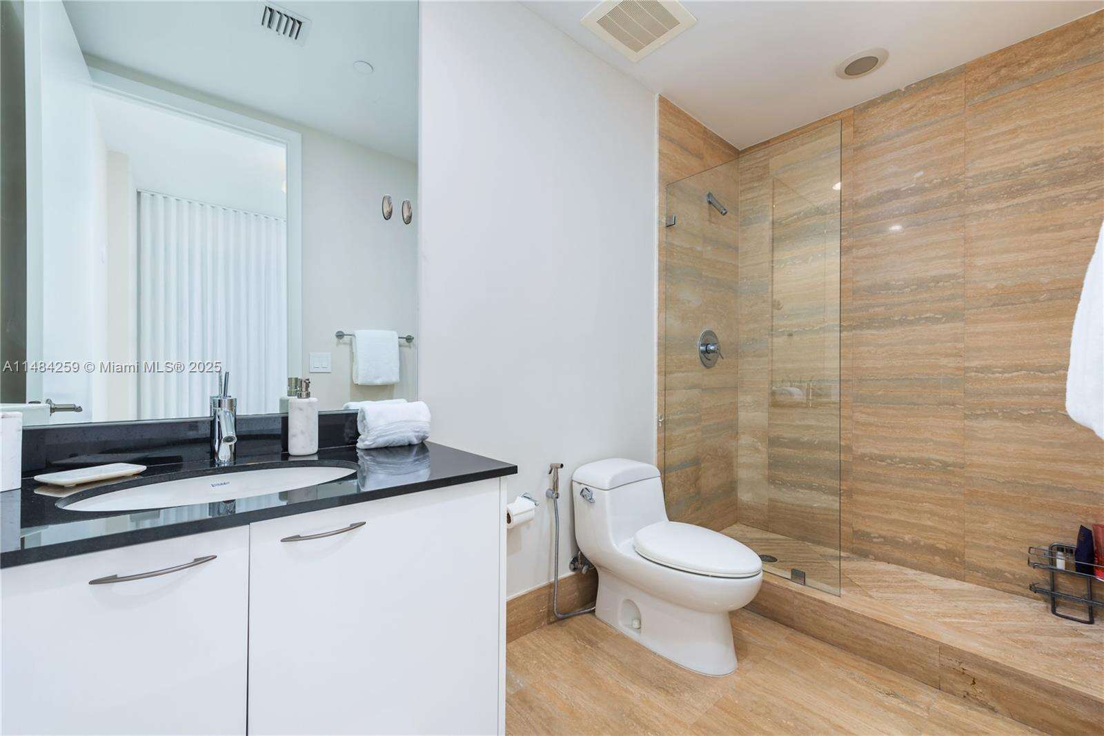 Trump Tower 3 at 15811 Collins Ave, Sunny Isles Beach, FL 33160 - For Rent photo 18
