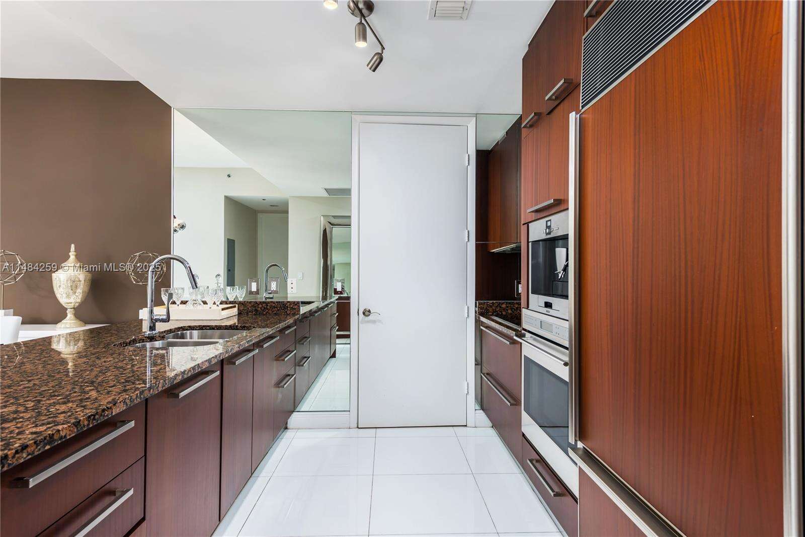 Trump Tower 3 at 15811 Collins Ave, Sunny Isles Beach, FL 33160 - For Rent photo 21