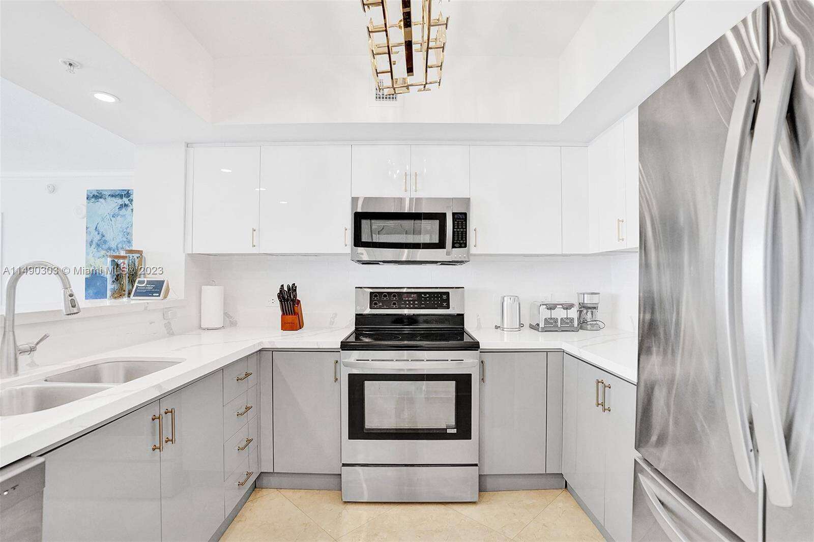La Perla at 16699 Collins Ave, Sunny Isles Beach, FL 33160 - For Rent photo 6