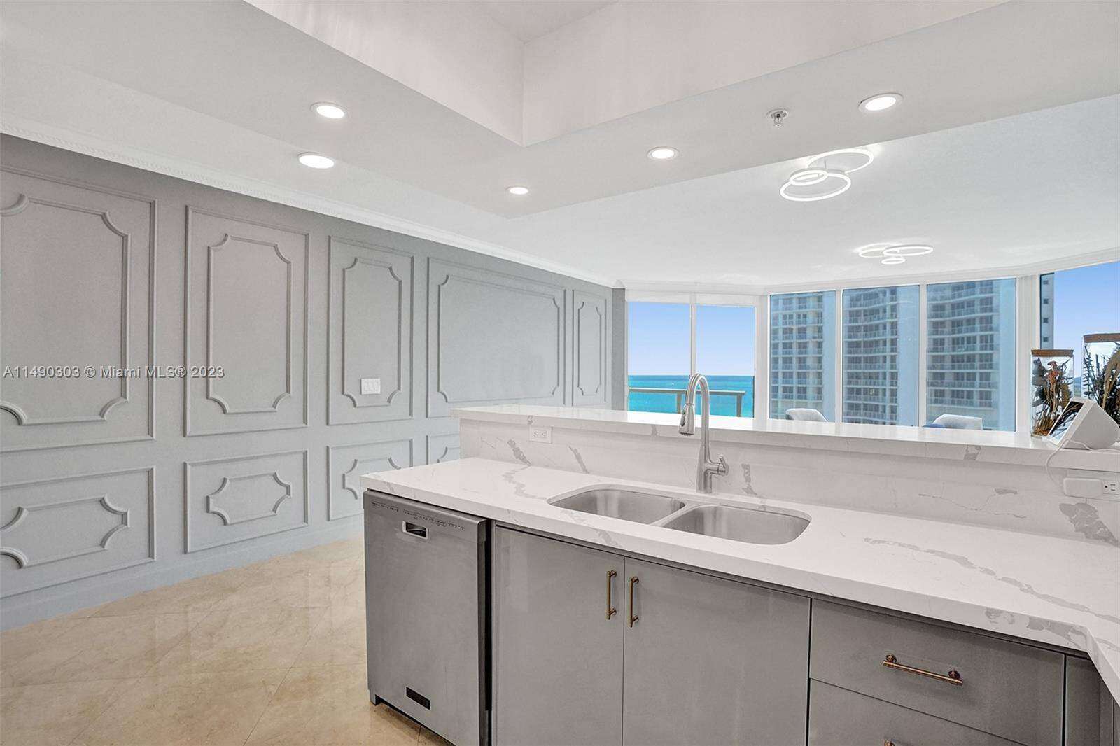 La Perla at 16699 Collins Ave, Sunny Isles Beach, FL 33160 - For Rent photo 8