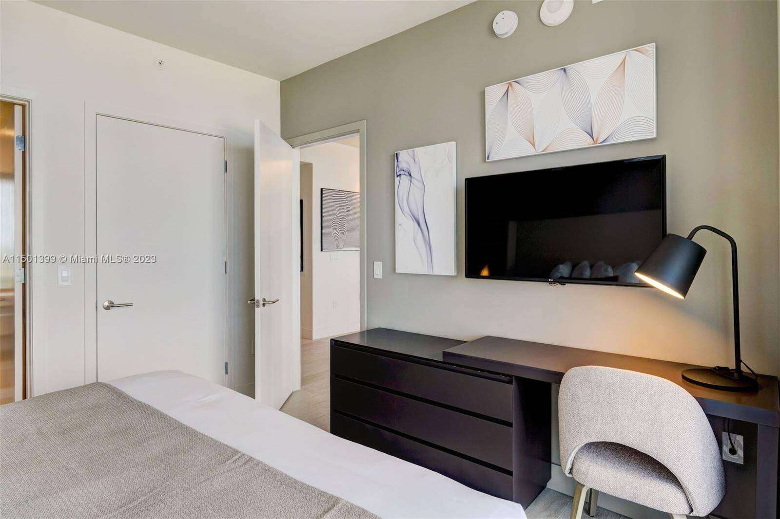 Hyde Beach House at 4010 Ocean Dr, Hollywood, FL 33019 - For Rent photo 13
