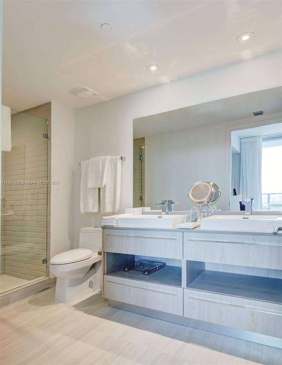 Hyde Beach House at 4010 Ocean Dr, Hollywood, FL 33019 - For Rent photo 14