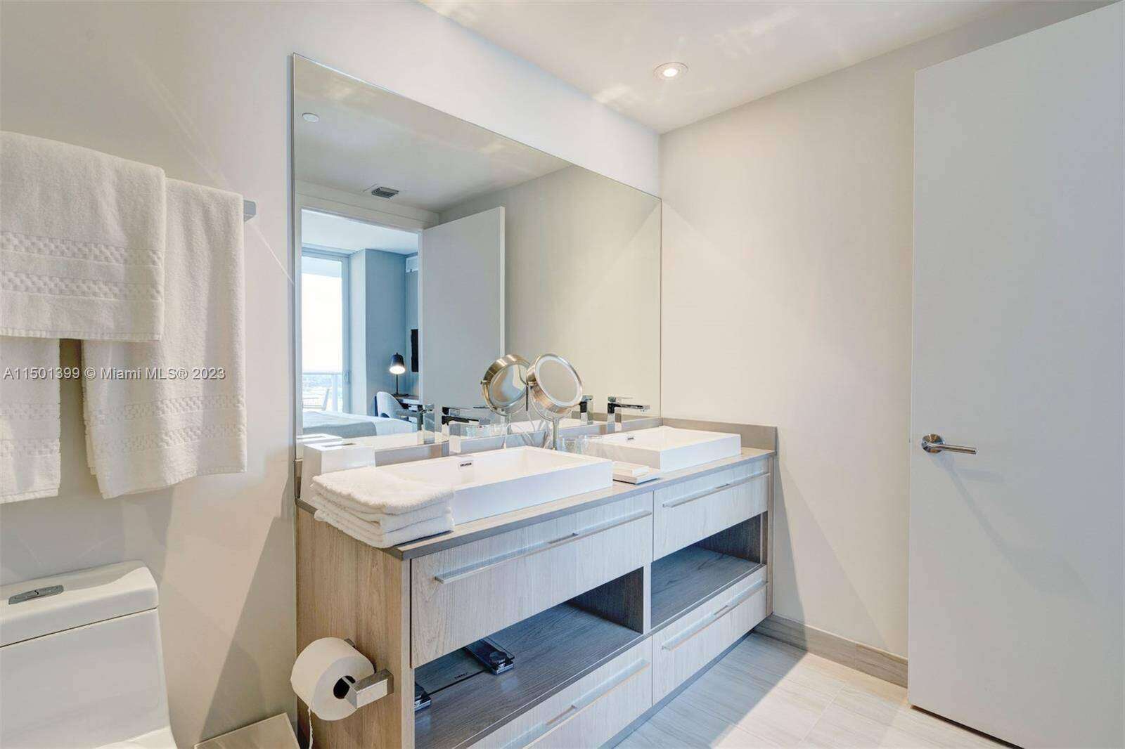 Hyde Beach House at 4010 Ocean Dr, Hollywood, FL 33019 - For Rent photo 15