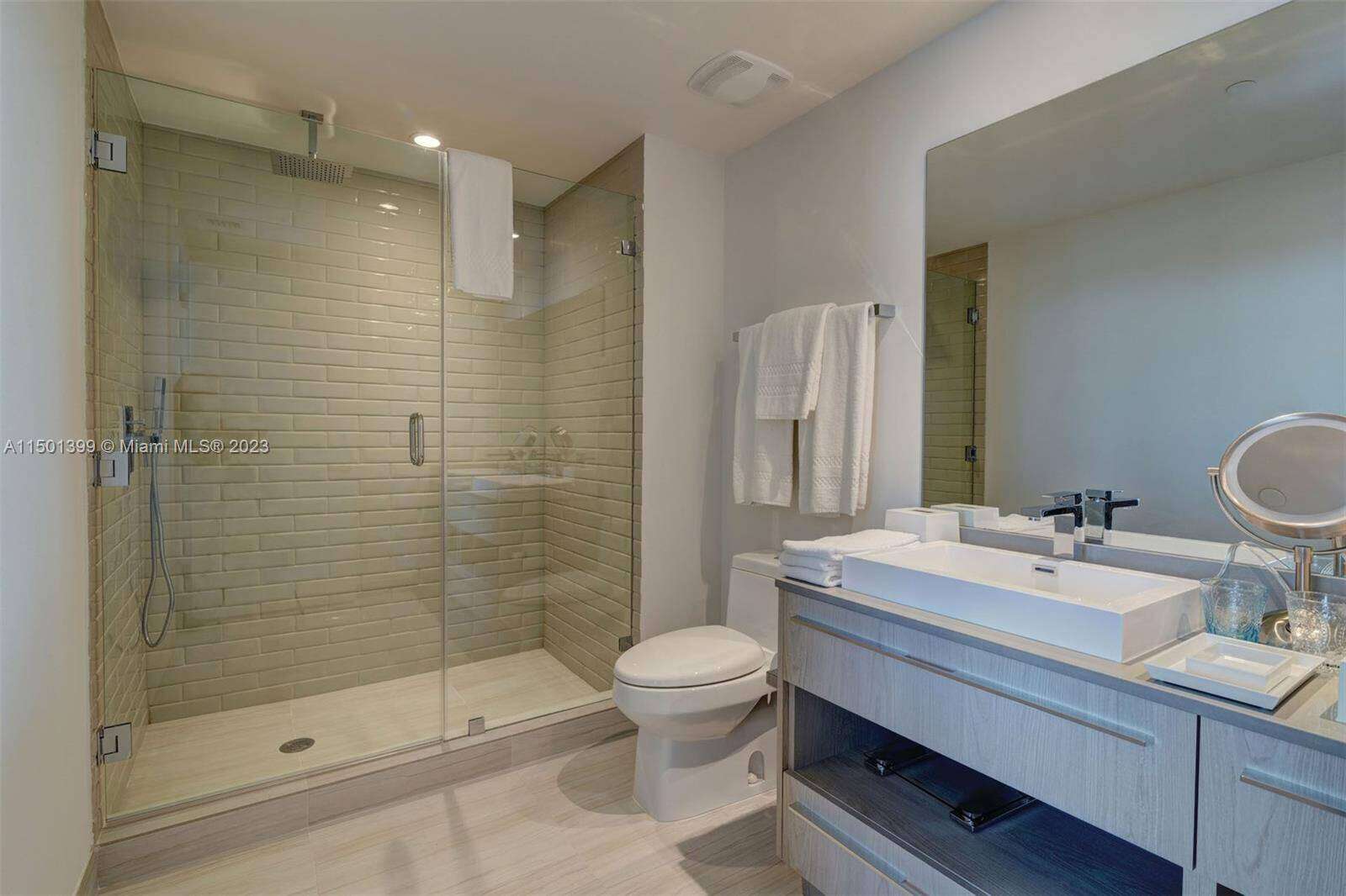 Hyde Beach House at 4010 Ocean Dr, Hollywood, FL 33019 - For Rent photo 16