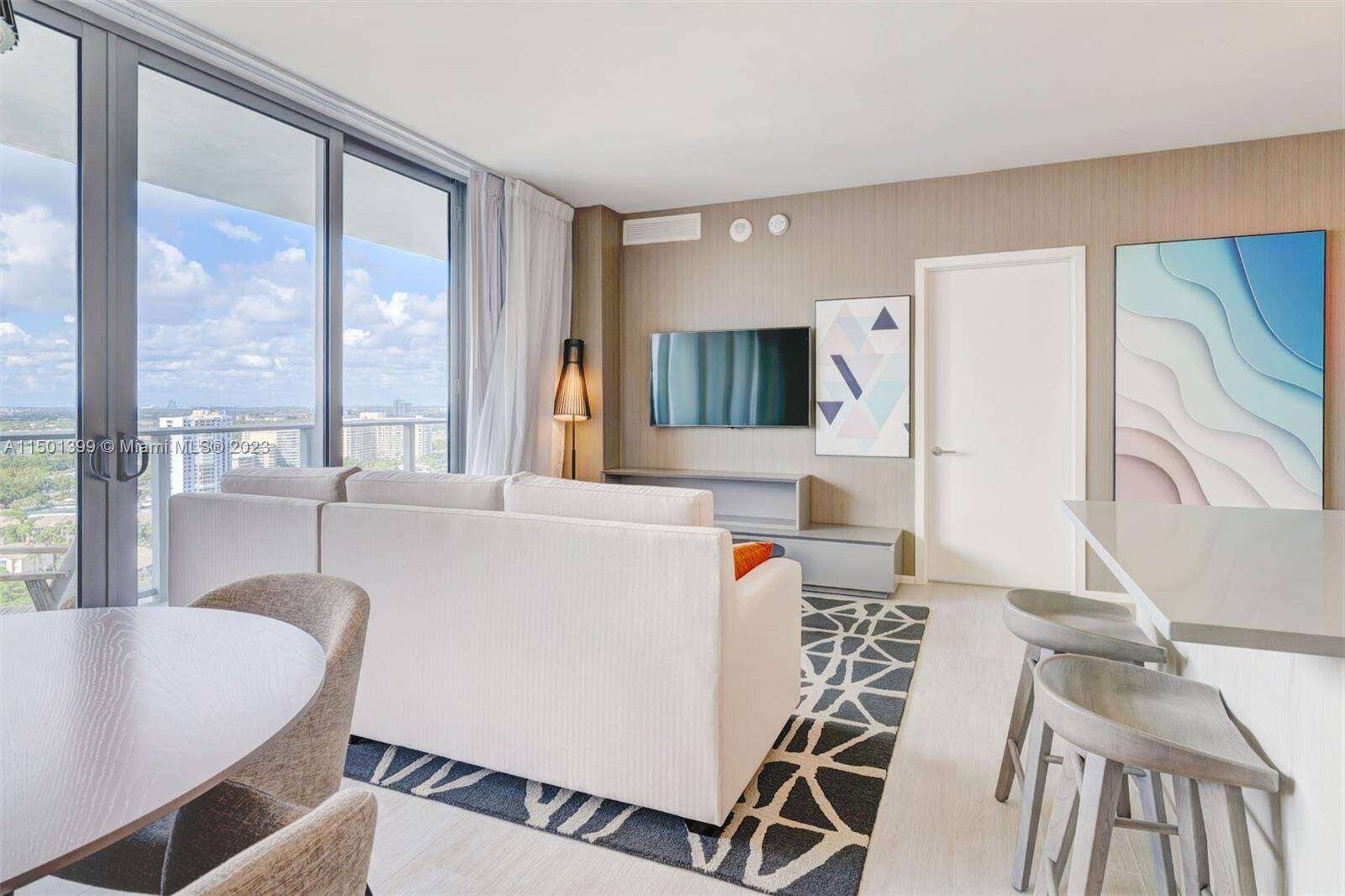 Hyde Beach House at 4010 Ocean Dr, Hollywood, FL 33019 - For Rent photo 3
