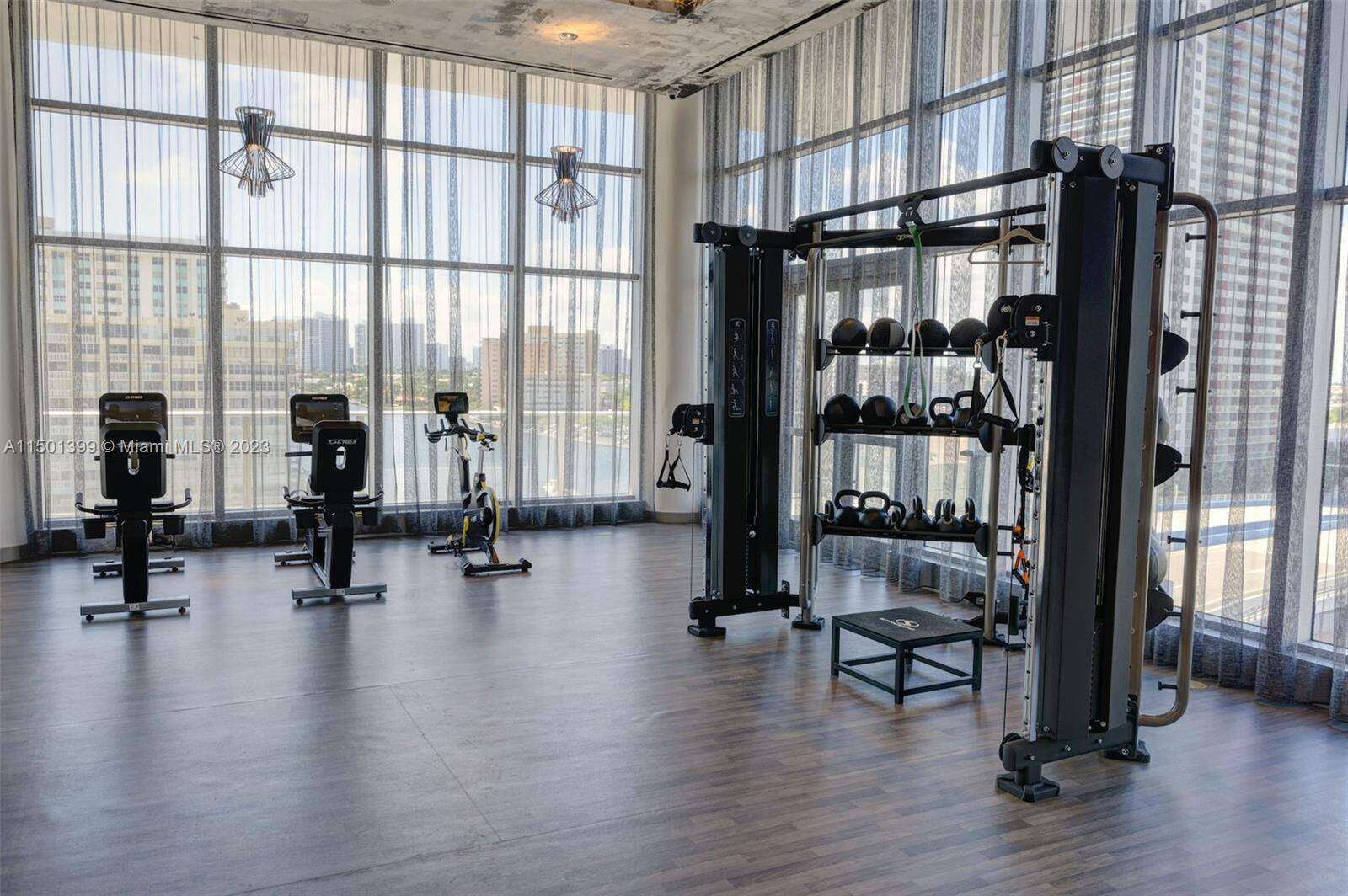 Hyde Beach House at 4010 Ocean Dr, Hollywood, FL 33019 - For Rent photo 22