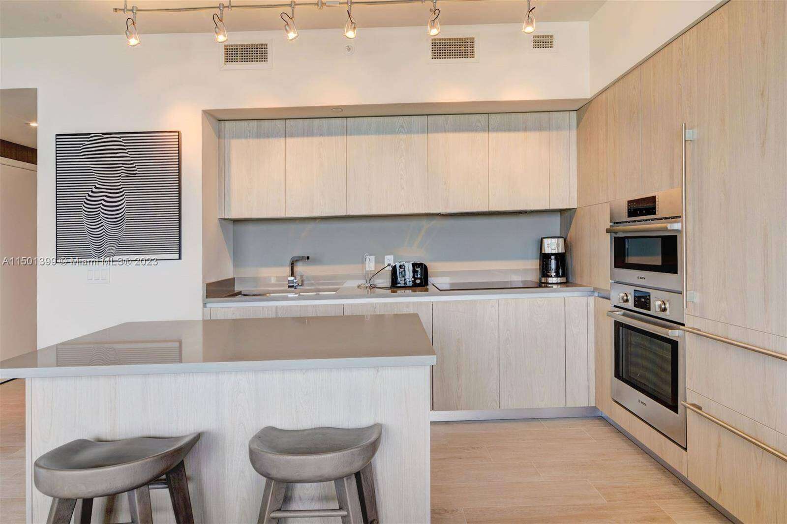 Hyde Beach House at 4010 Ocean Dr, Hollywood, FL 33019 - For Rent photo 6