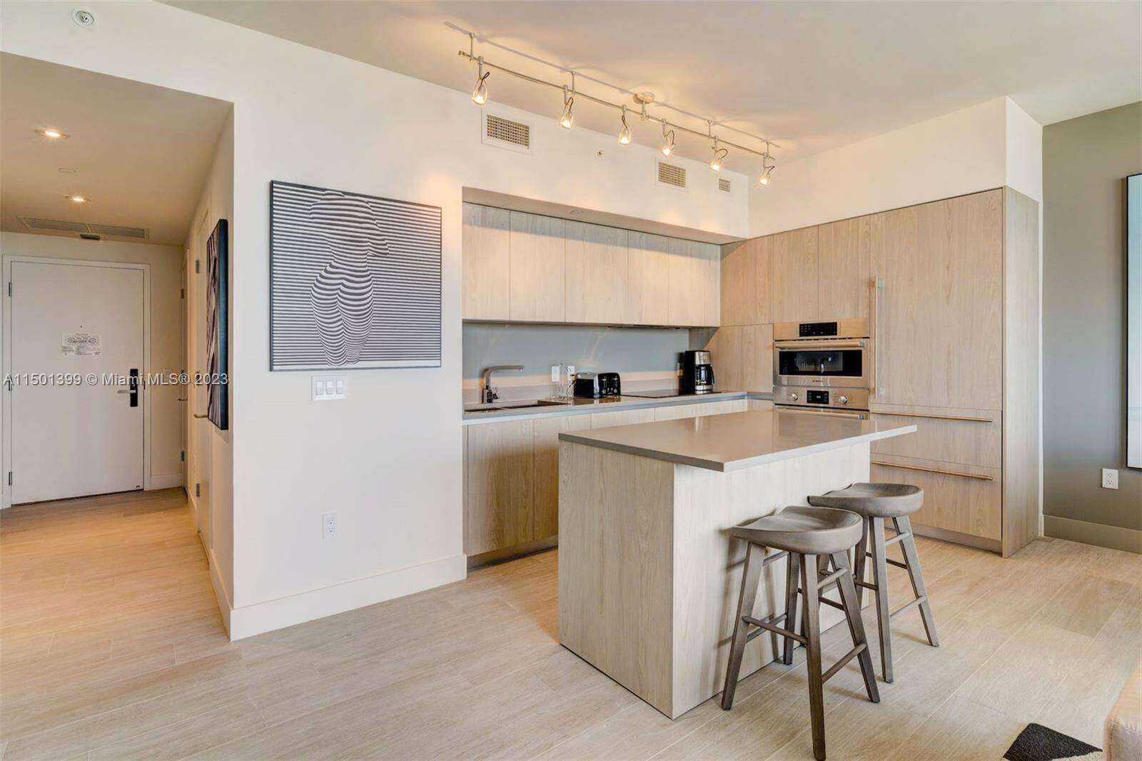 Hyde Beach House at 4010 Ocean Dr, Hollywood, FL 33019 - For Rent photo 7