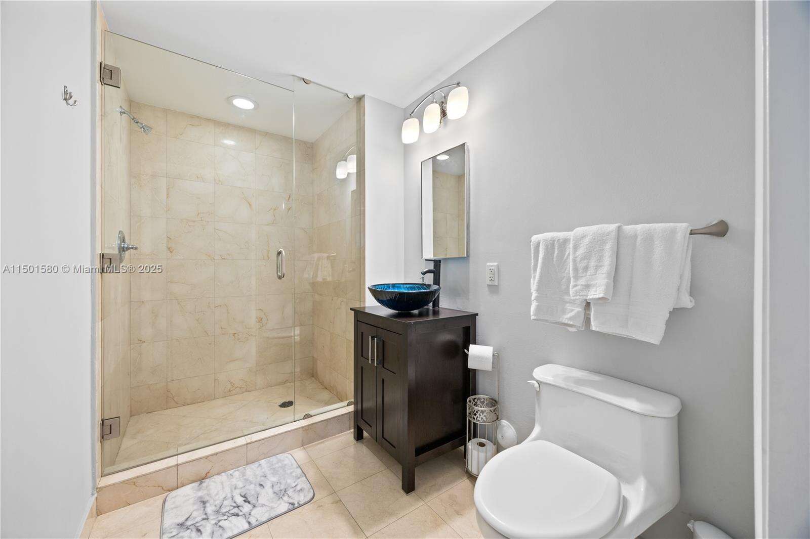 Akoya at 6365 Collins Ave, Miami Beach, FL 33141 - For Rent photo 12