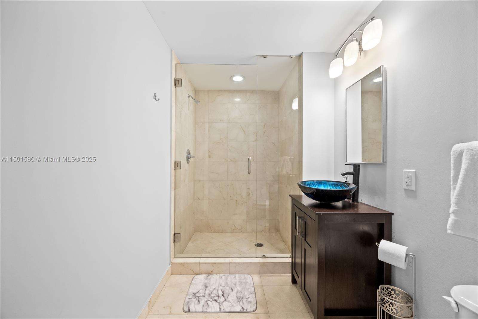 Akoya at 6365 Collins Ave, Miami Beach, FL 33141 - For Rent photo 13