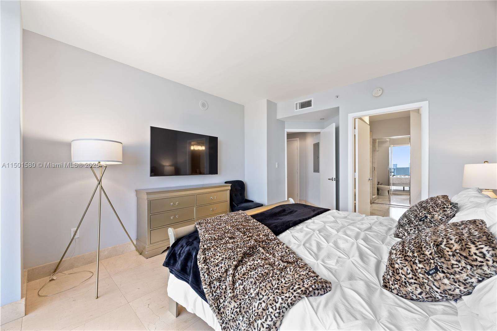 Akoya at 6365 Collins Ave, Miami Beach, FL 33141 - For Rent photo 16