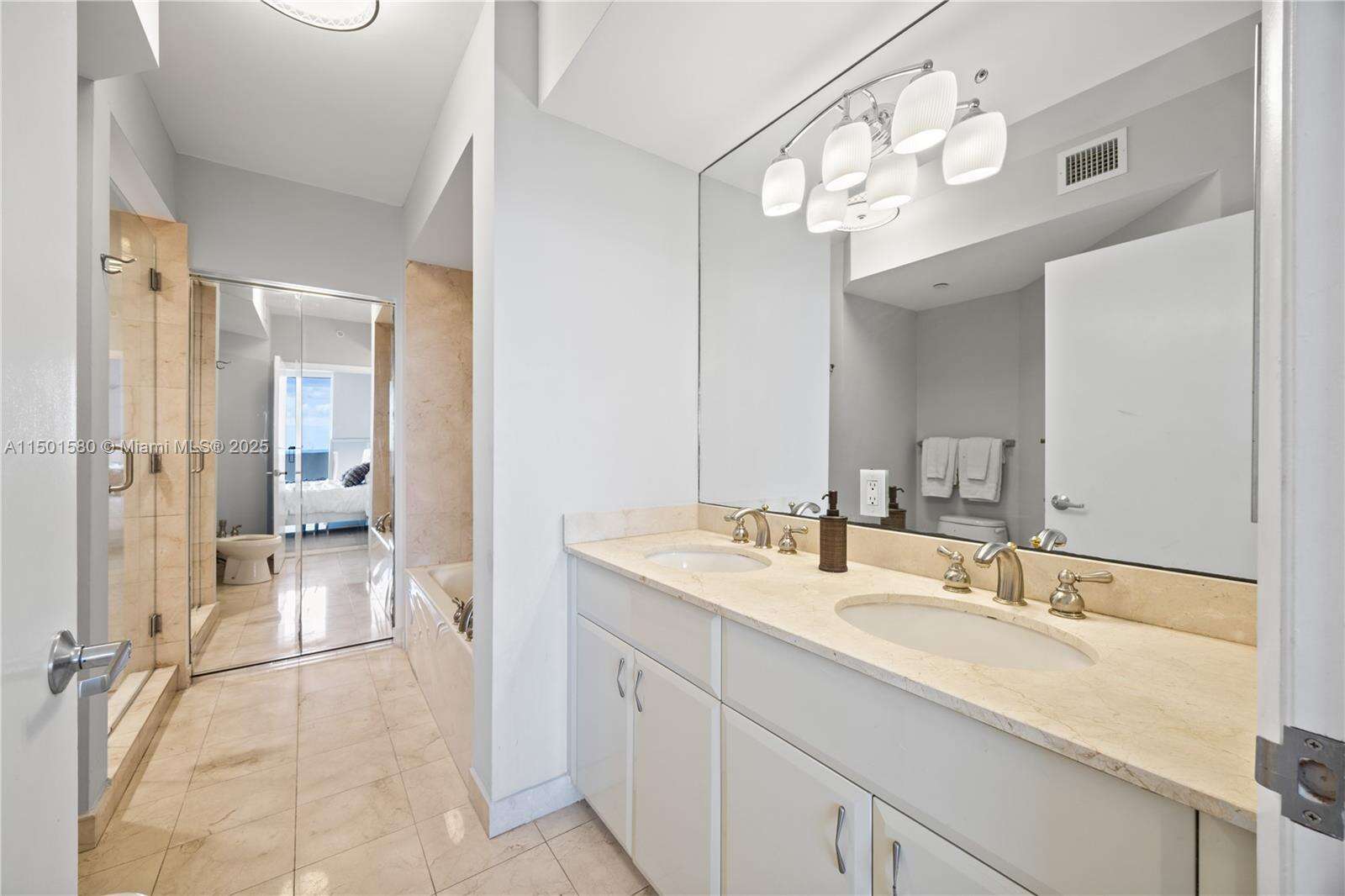 Akoya at 6365 Collins Ave, Miami Beach, FL 33141 - For Rent photo 17