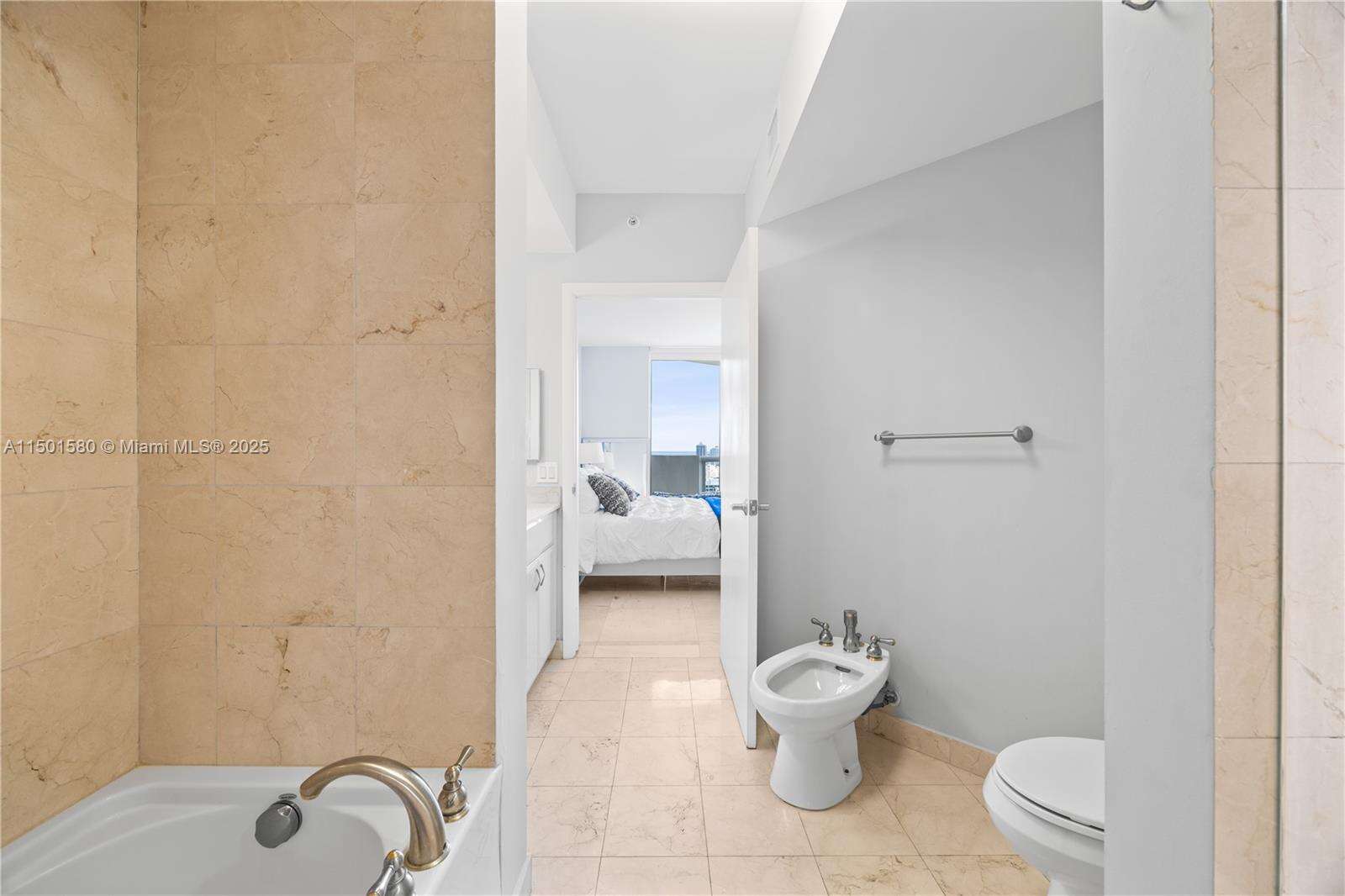 Akoya at 6365 Collins Ave, Miami Beach, FL 33141 - For Rent photo 18