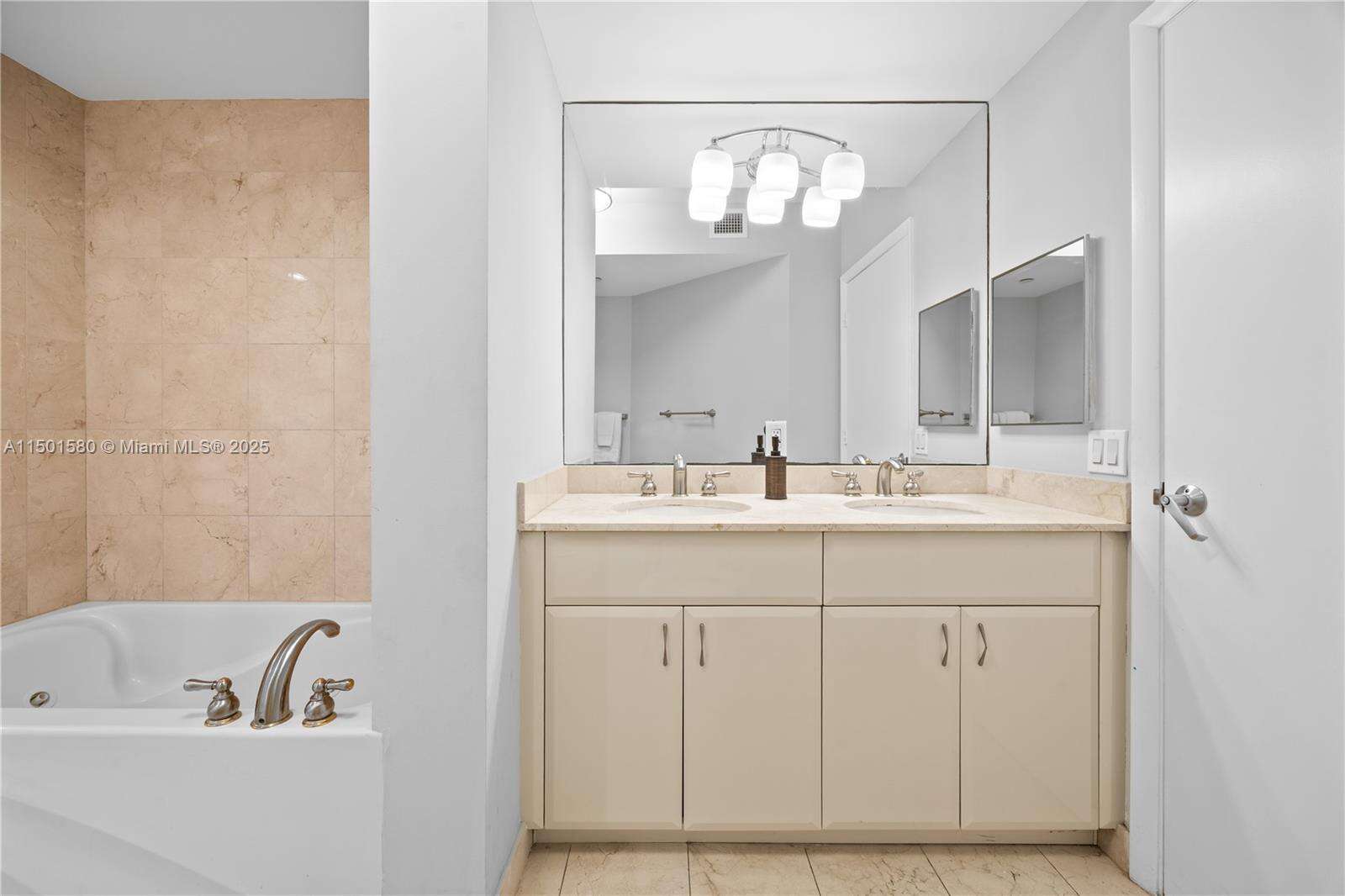 Akoya at 6365 Collins Ave, Miami Beach, FL 33141 - For Rent photo 19