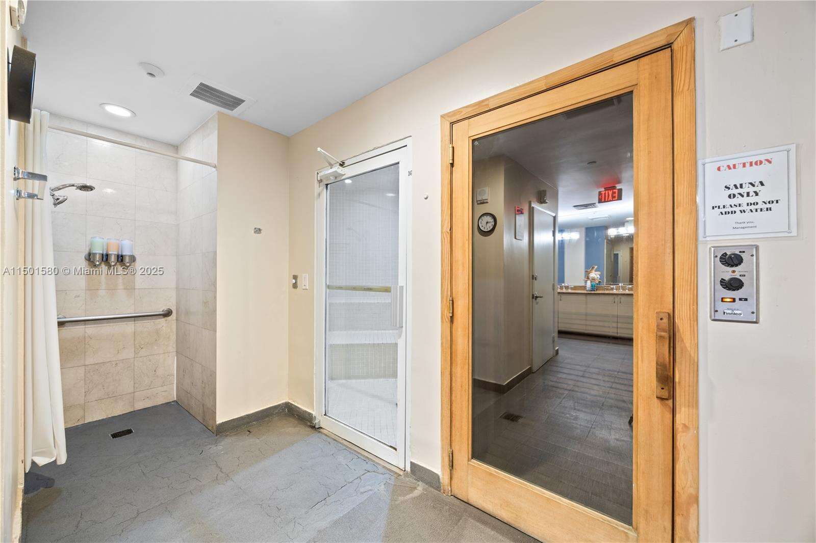 Akoya at 6365 Collins Ave, Miami Beach, FL 33141 - For Rent photo 33