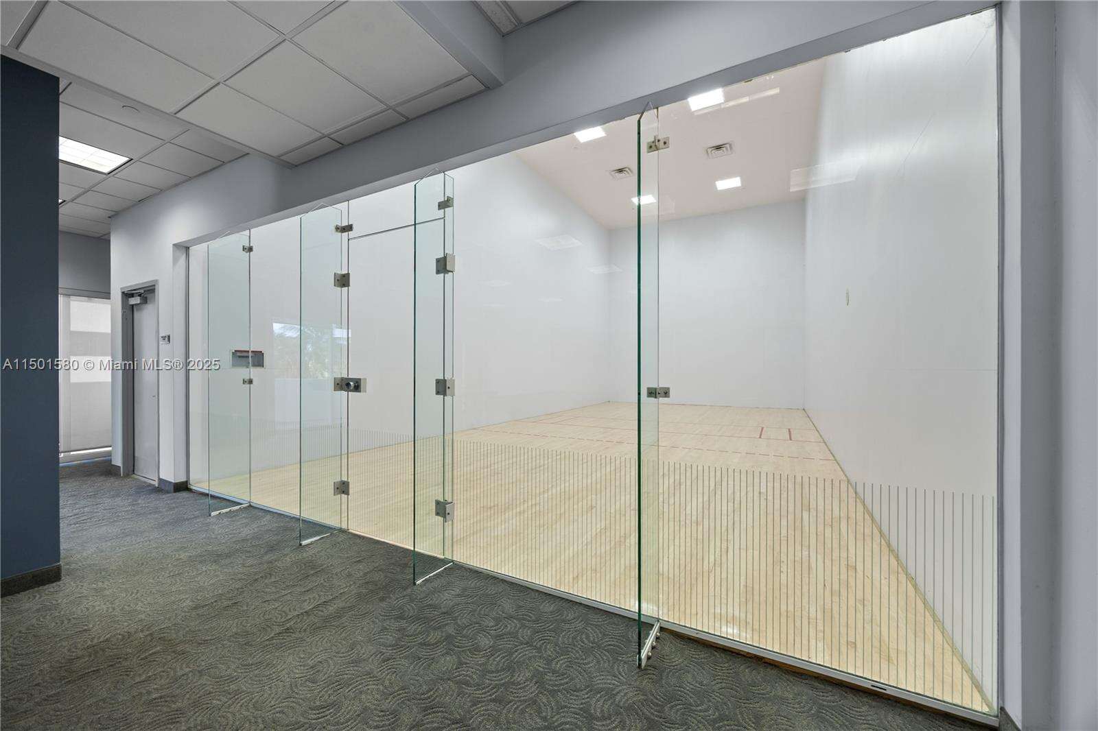 Akoya at 6365 Collins Ave, Miami Beach, FL 33141 - For Rent photo 38