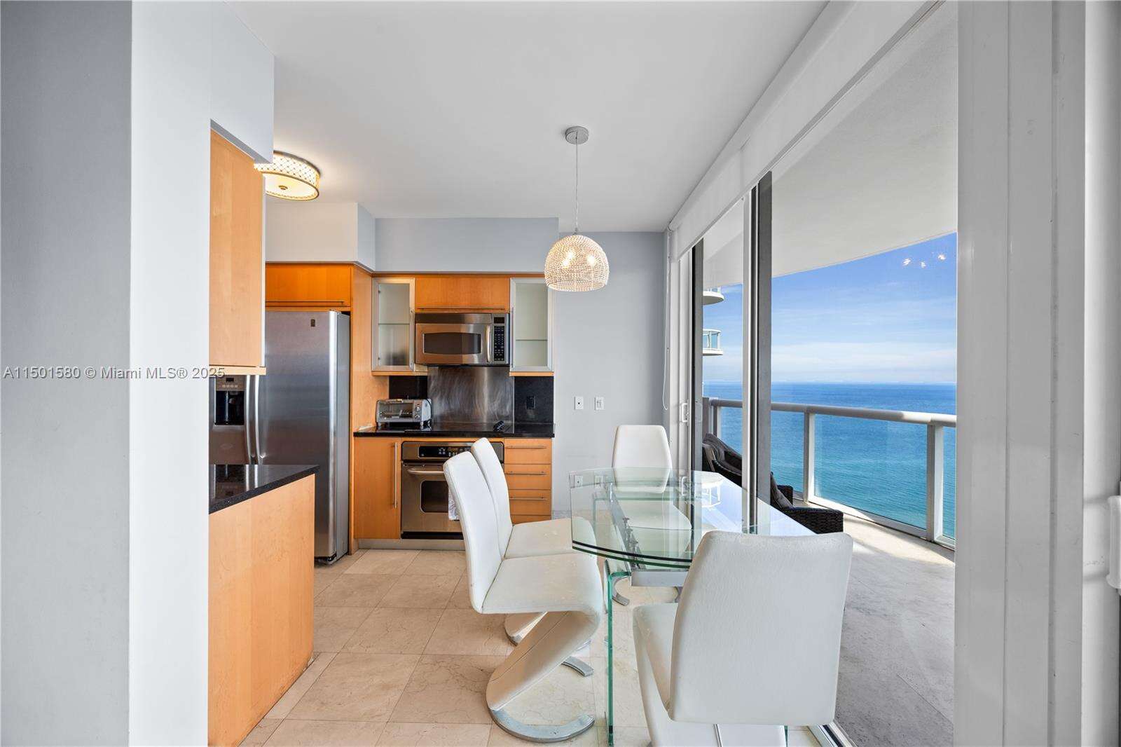Akoya at 6365 Collins Ave, Miami Beach, FL 33141 - For Rent photo 6