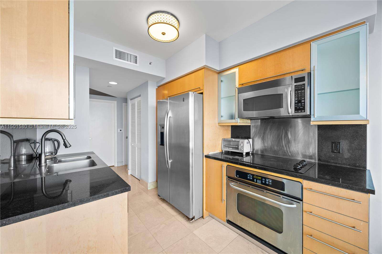 Akoya at 6365 Collins Ave, Miami Beach, FL 33141 - For Rent photo 9