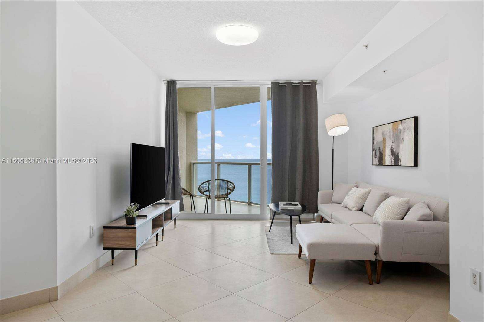 La Perla at 16699 Collins Ave, Sunny Isles Beach, FL 33160 - For Rent photo 2