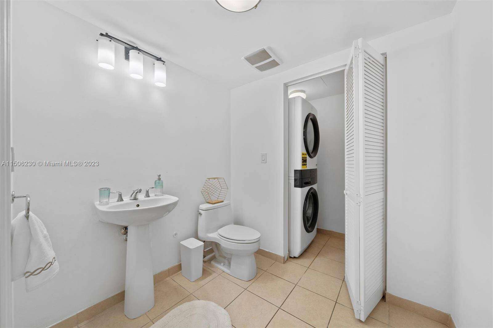La Perla at 16699 Collins Ave, Sunny Isles Beach, FL 33160 - For Rent photo 13