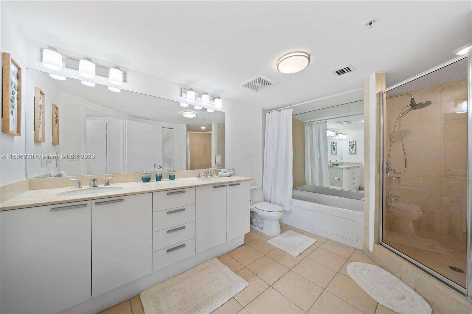 La Perla at 16699 Collins Ave, Sunny Isles Beach, FL 33160 - For Rent photo 16