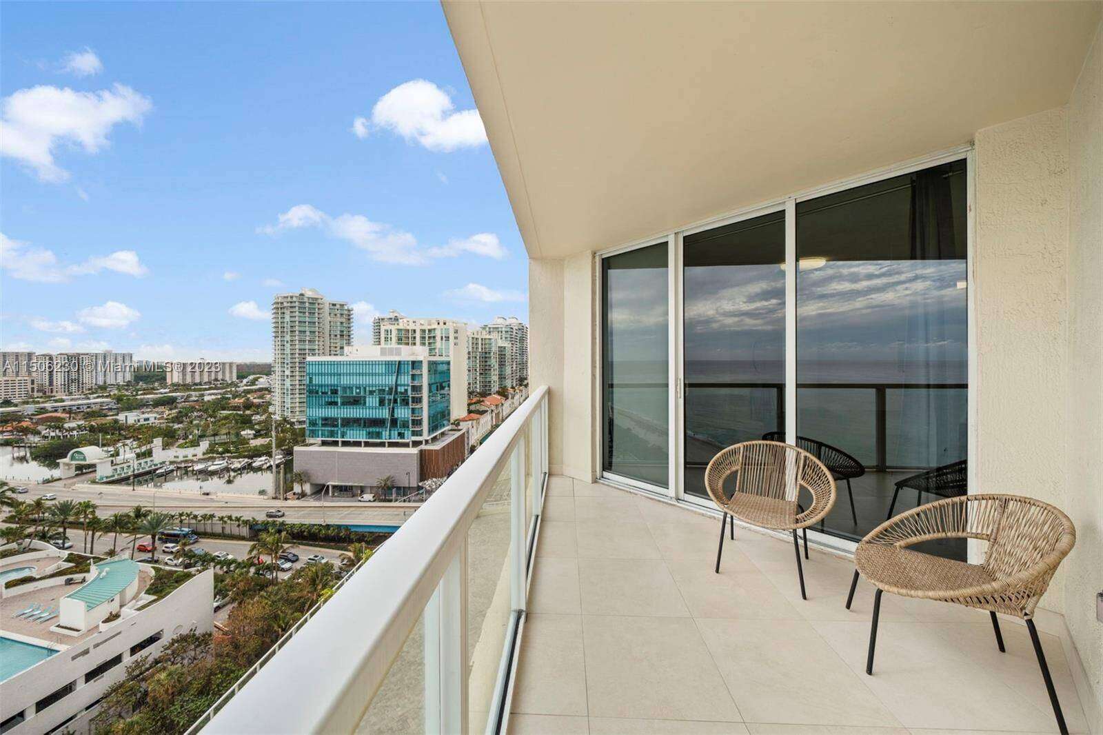 La Perla at 16699 Collins Ave, Sunny Isles Beach, FL 33160 - For Rent photo 17