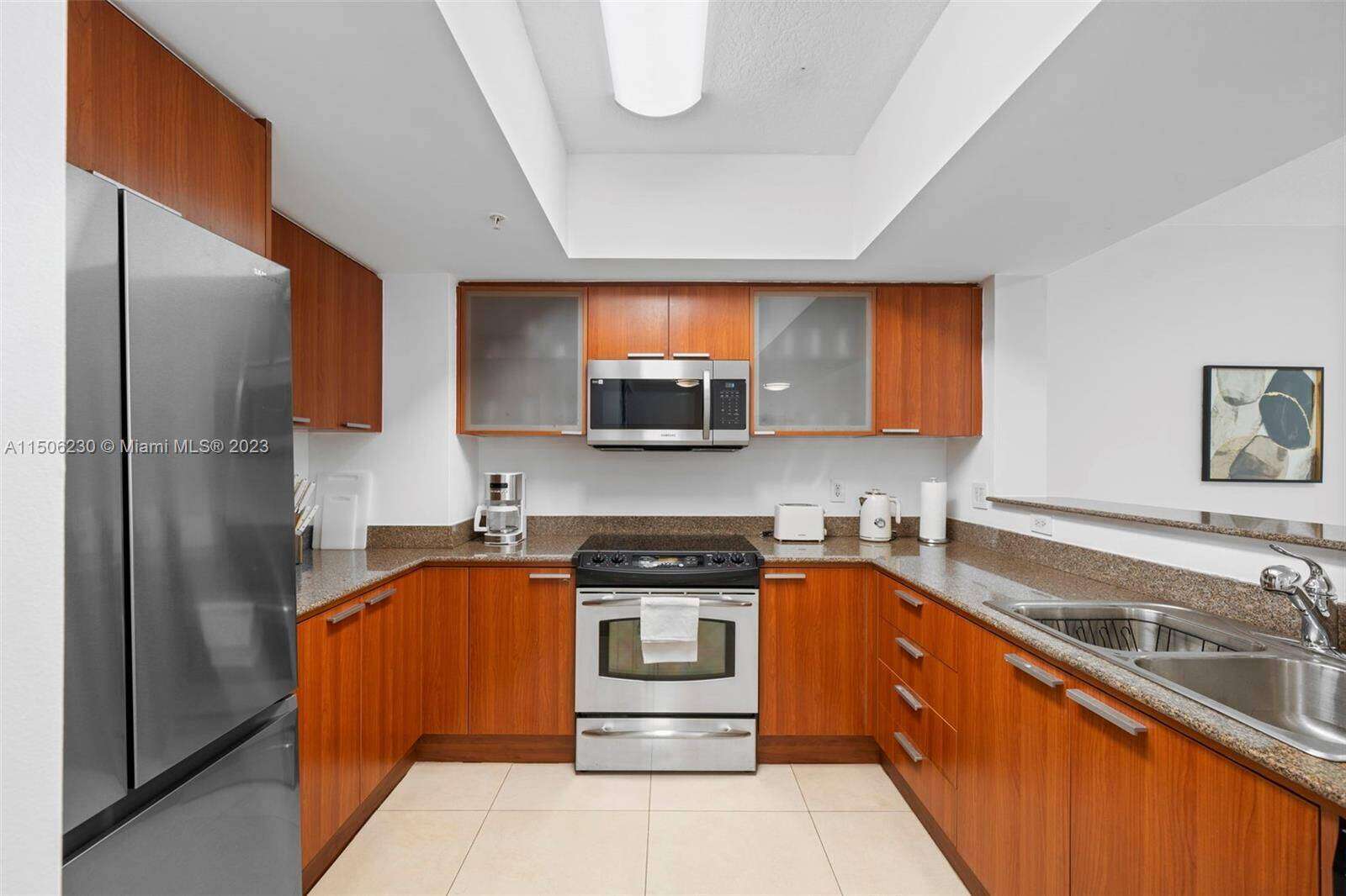 La Perla at 16699 Collins Ave, Sunny Isles Beach, FL 33160 - For Rent photo 5
