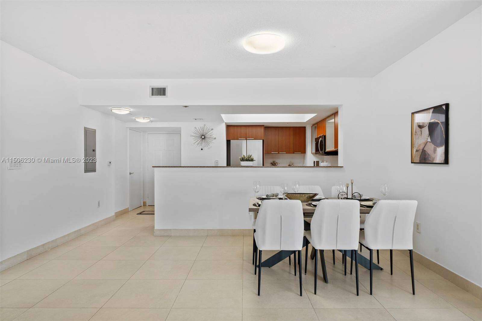 La Perla at 16699 Collins Ave, Sunny Isles Beach, FL 33160 - For Rent photo 6