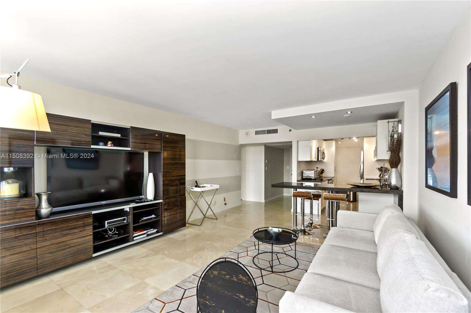 Decoplage at 100 Lincoln Rd, Miami Beach, FL 33139 - For Rent photo 2
