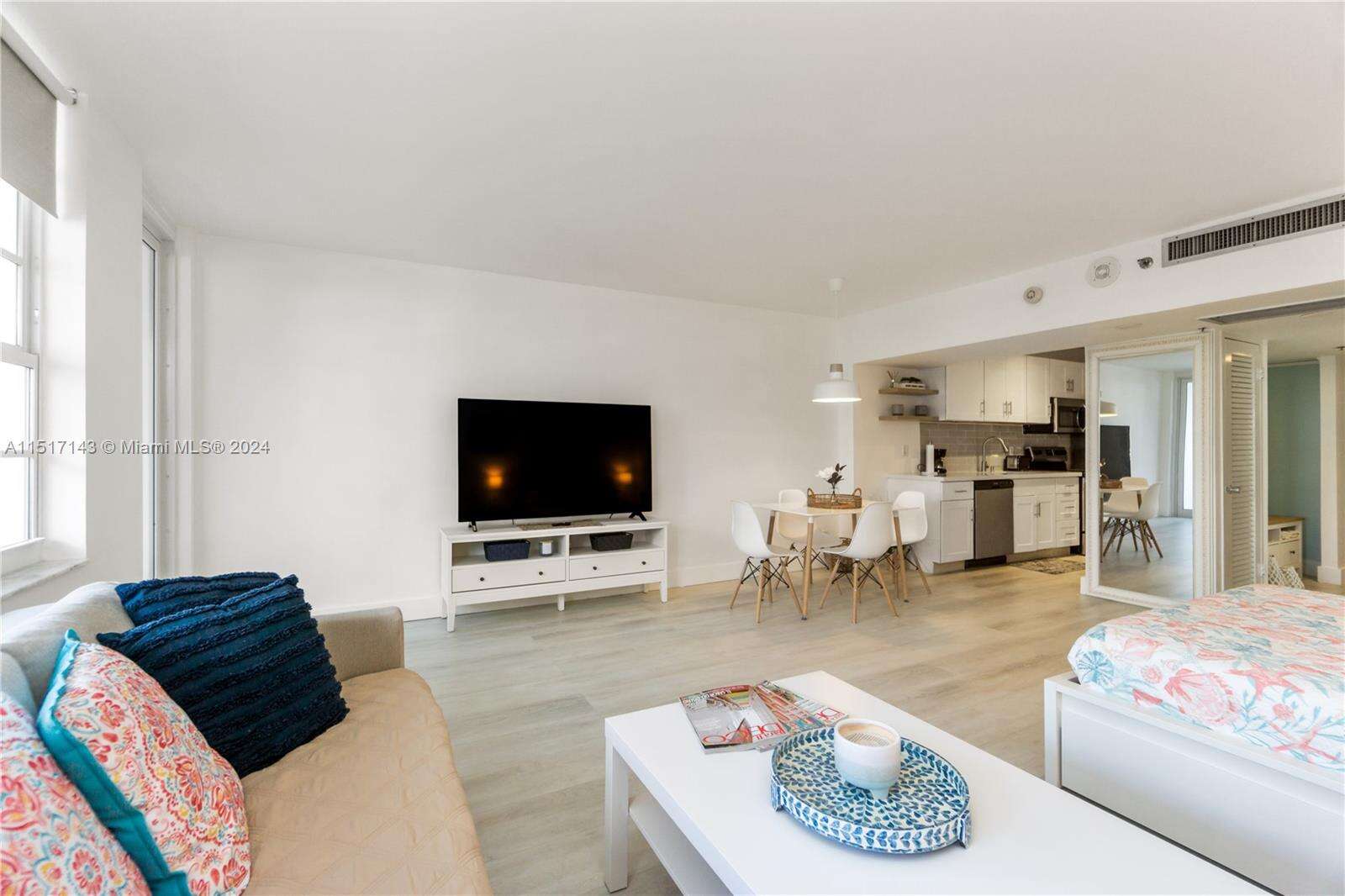 Decoplage at 100 Lincoln Rd, Miami Beach, FL 33139 - For Rent photo 4