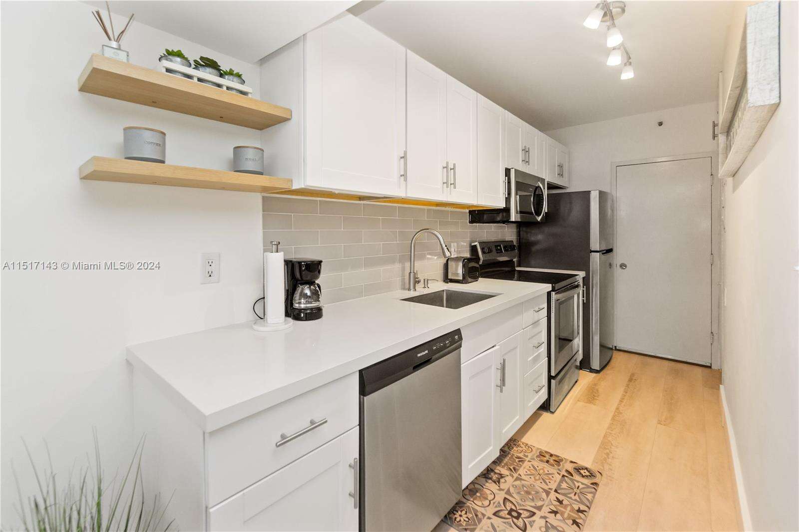 Decoplage at 100 Lincoln Rd, Miami Beach, FL 33139 - For Rent photo 8