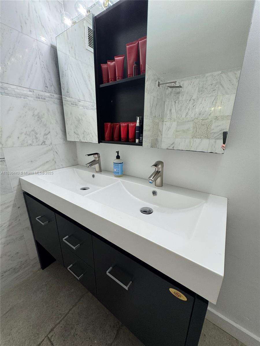 Mirador 1200 at 1200 W Ave, Miami Beach, FL 33139 - For Rent photo 8