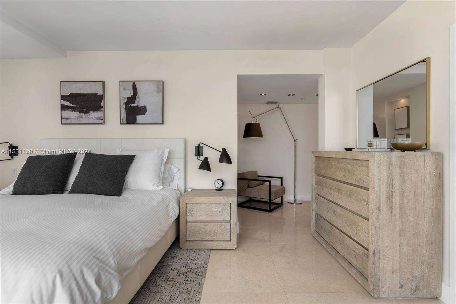 Hilton Bentley at 101 Ocean Dr, Miami Beach, FL 33139 - For Rent photo 14