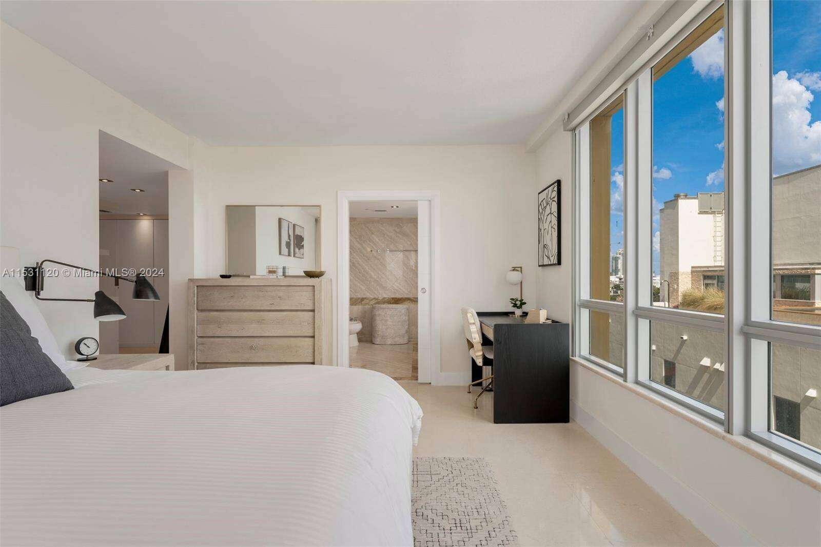 Hilton Bentley at 101 Ocean Dr, Miami Beach, FL 33139 - For Rent photo 15