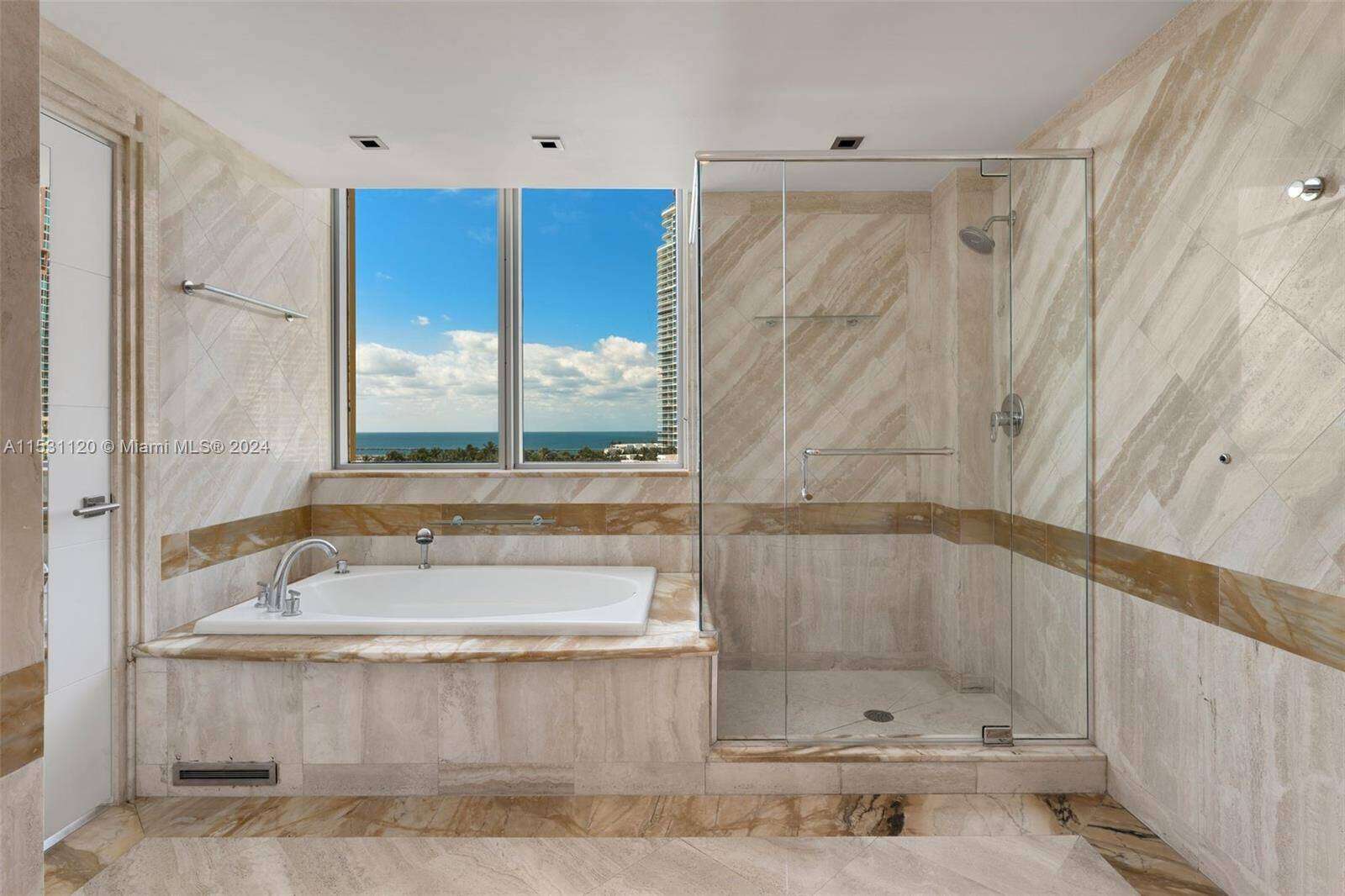 Hilton Bentley at 101 Ocean Dr, Miami Beach, FL 33139 - For Rent photo 16