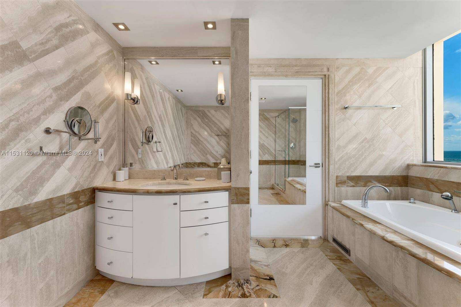 Hilton Bentley at 101 Ocean Dr, Miami Beach, FL 33139 - For Rent photo 17