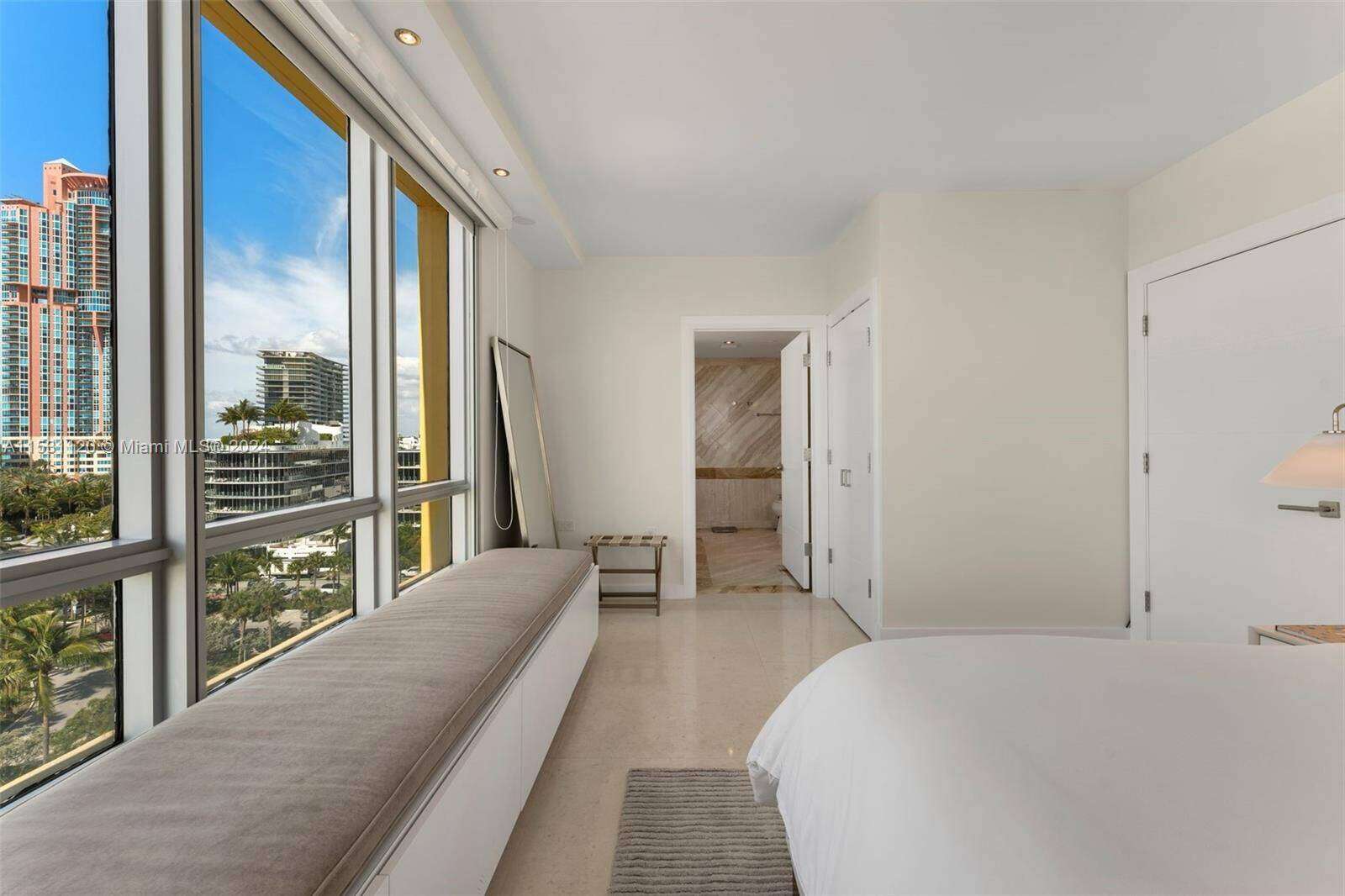 Hilton Bentley at 101 Ocean Dr, Miami Beach, FL 33139 - For Rent photo 19