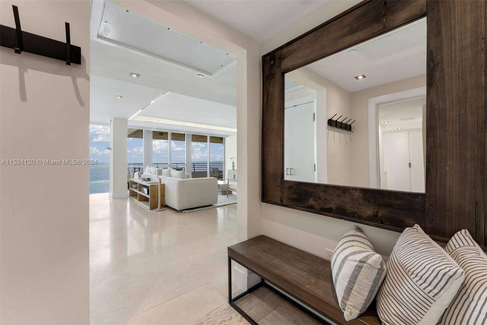 Hilton Bentley at 101 Ocean Dr, Miami Beach, FL 33139 - For Rent photo 4