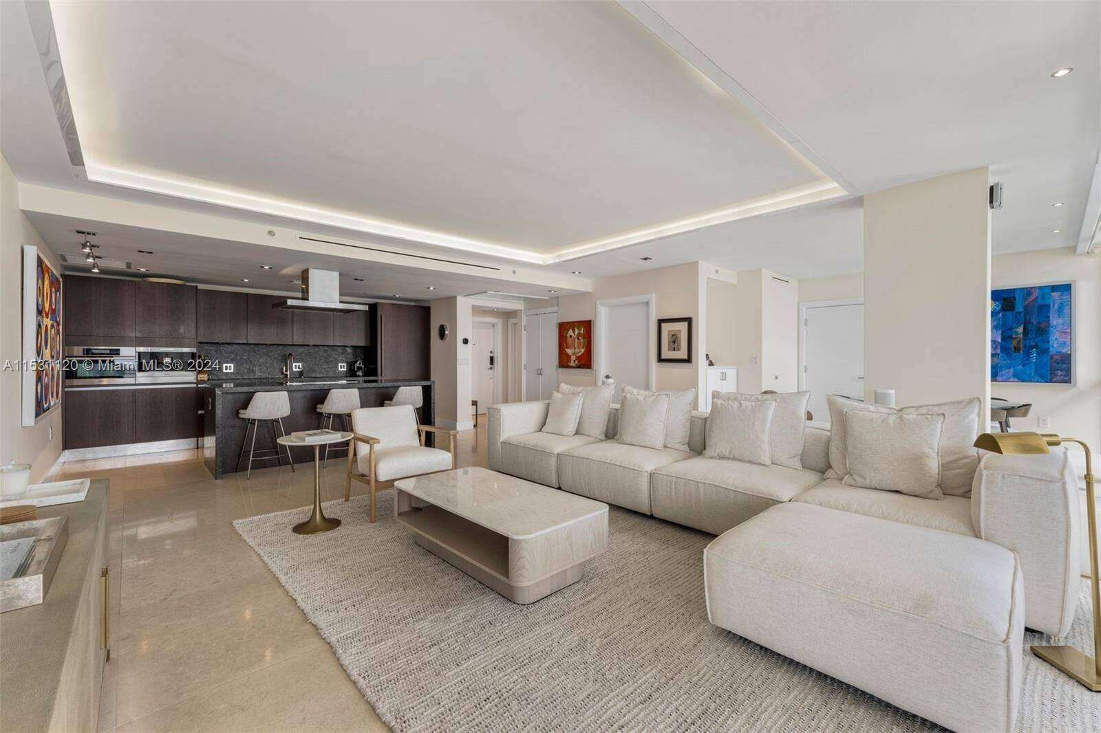 Hilton Bentley at 101 Ocean Dr, Miami Beach, FL 33139 - For Rent photo 5