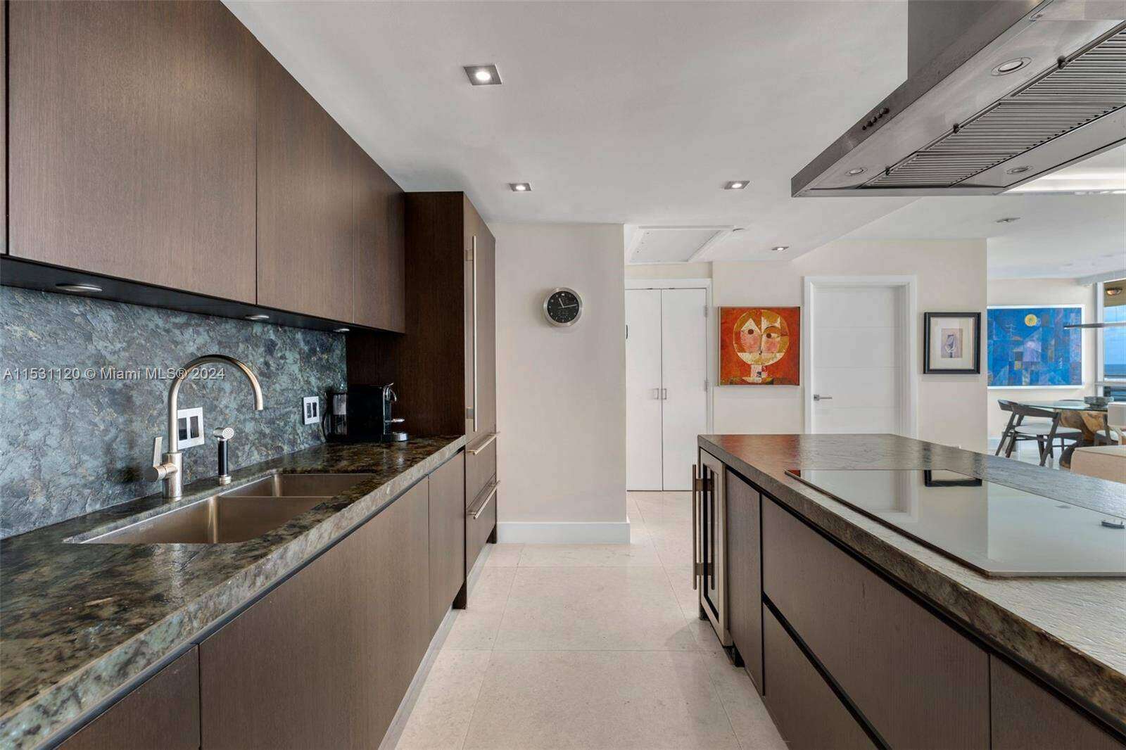 Hilton Bentley at 101 Ocean Dr, Miami Beach, FL 33139 - For Rent photo 9