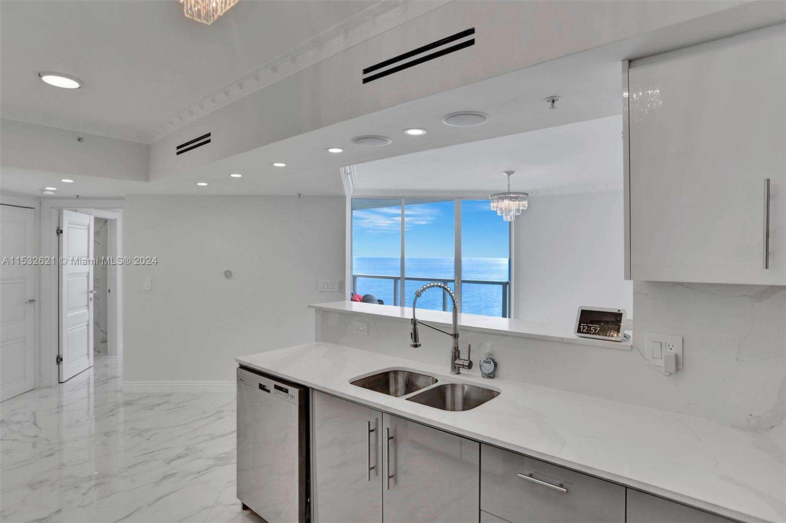 La Perla at 16699 Collins Ave, Sunny Isles Beach, FL 33160 - For Rent photo 1